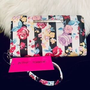 Betsey Johnson Floral wallet/wristlet!